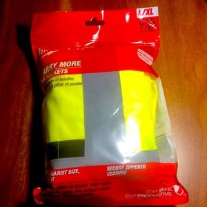 *soon to be gifted* Milwaukee high visibility safety vest! Size L/XL 😃